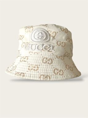 or Free with $100 Purchase Kid Size White & Gold GG Logo Bucket Hat New Perfect